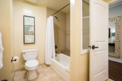 Double Room with Harbor View interior